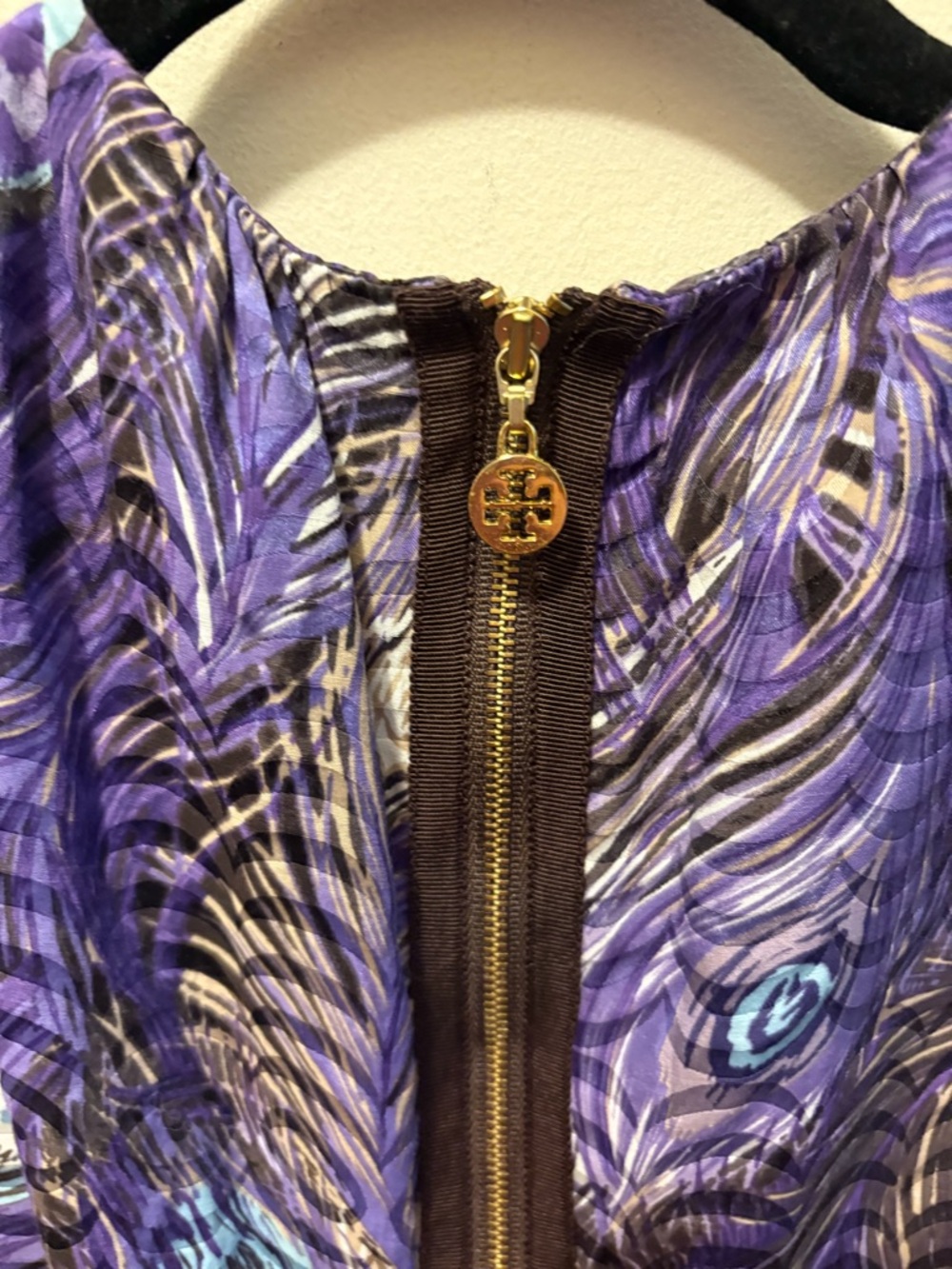 Tory Burch peacock silk blouse lined‎ Ptp 19” - Picture 7 of 8
